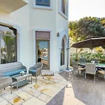 Immaculate 4Br Villa With Assistant Room And Private Pool At Frond O Palm Jumeirah By Deluxe Holiday Homes